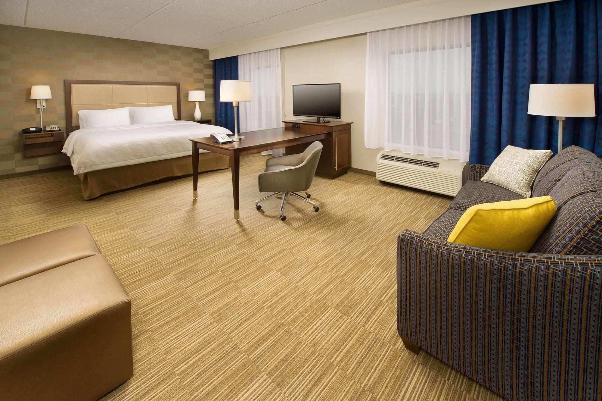 Hampton Inn & Suites Baltimore/Woodlawn Exteriör bild