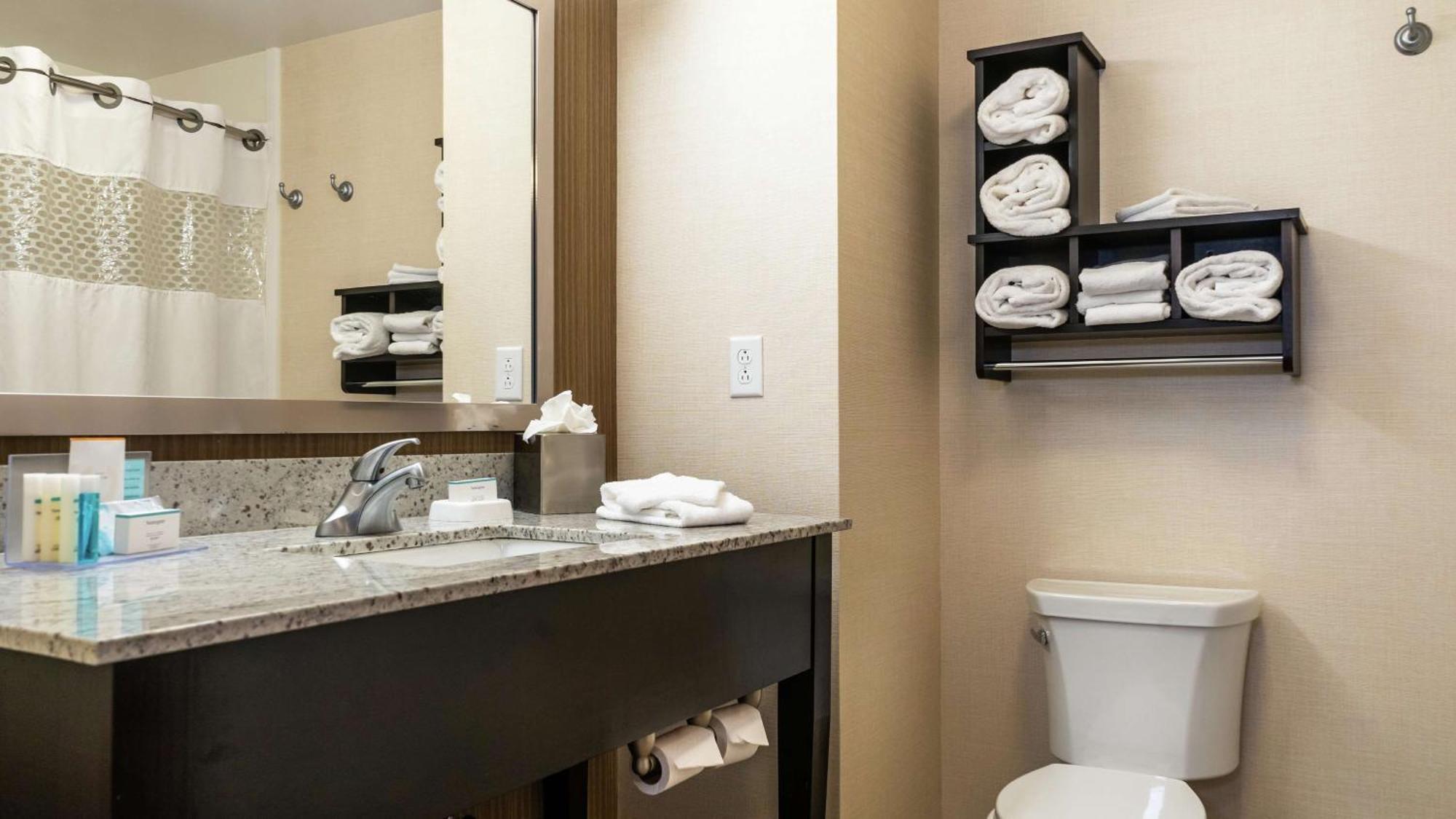 Hampton Inn & Suites Baltimore/Woodlawn Exteriör bild