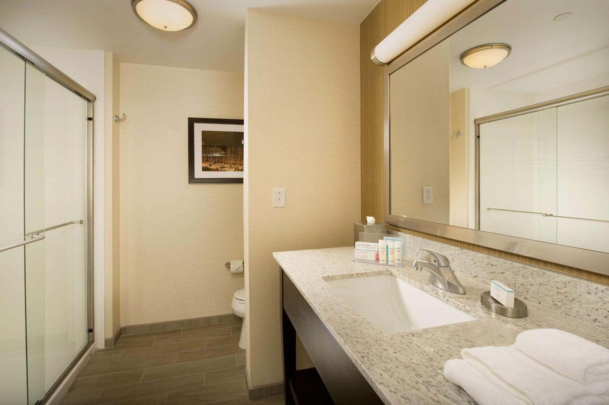 Hampton Inn & Suites Baltimore/Woodlawn Exteriör bild