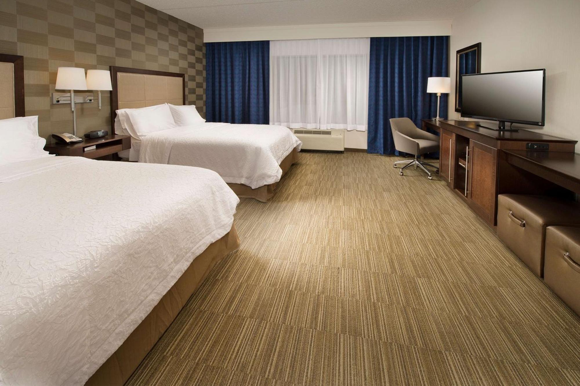 Hampton Inn & Suites Baltimore/Woodlawn Exteriör bild