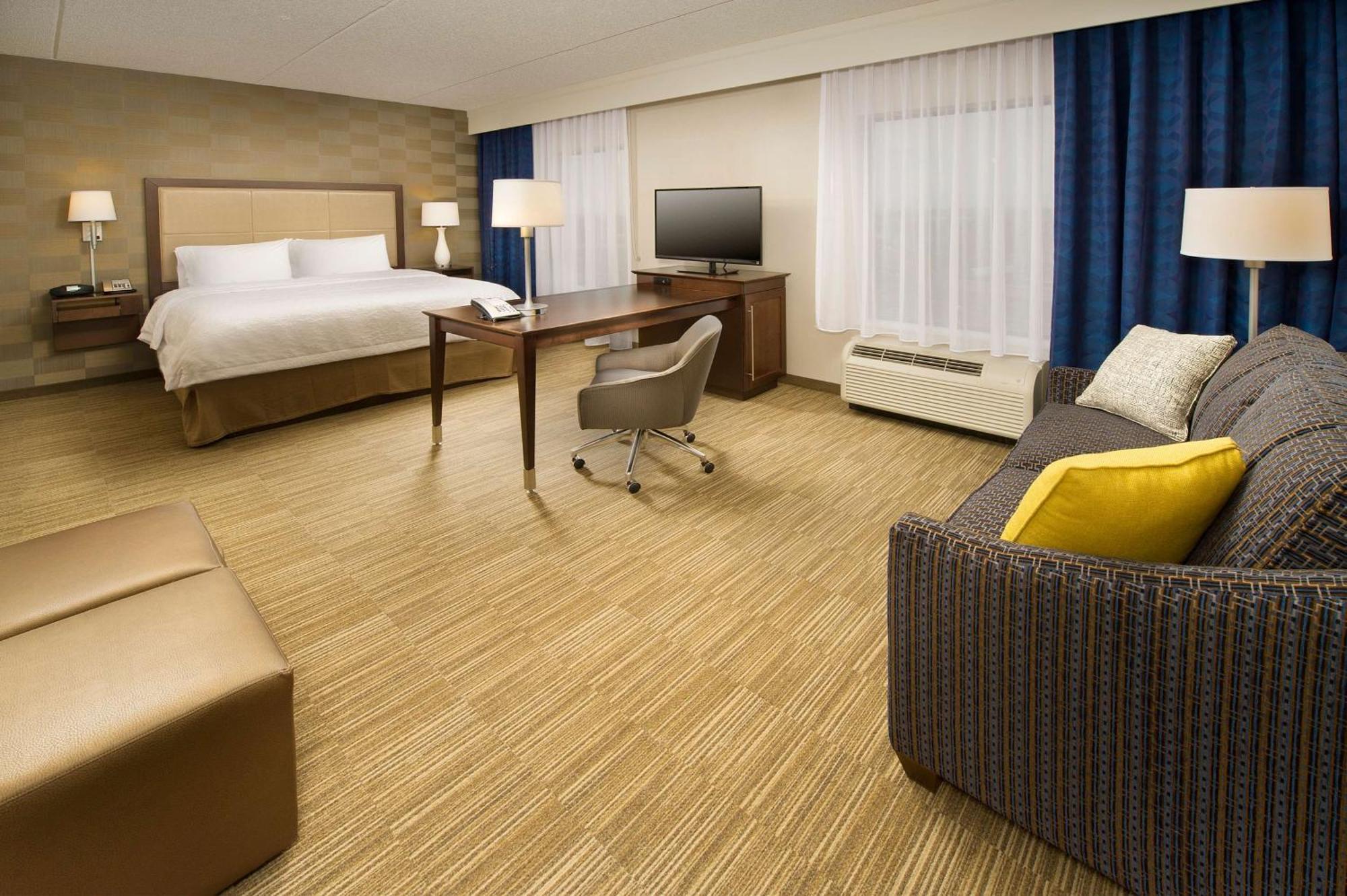 Hampton Inn & Suites Baltimore/Woodlawn Exteriör bild