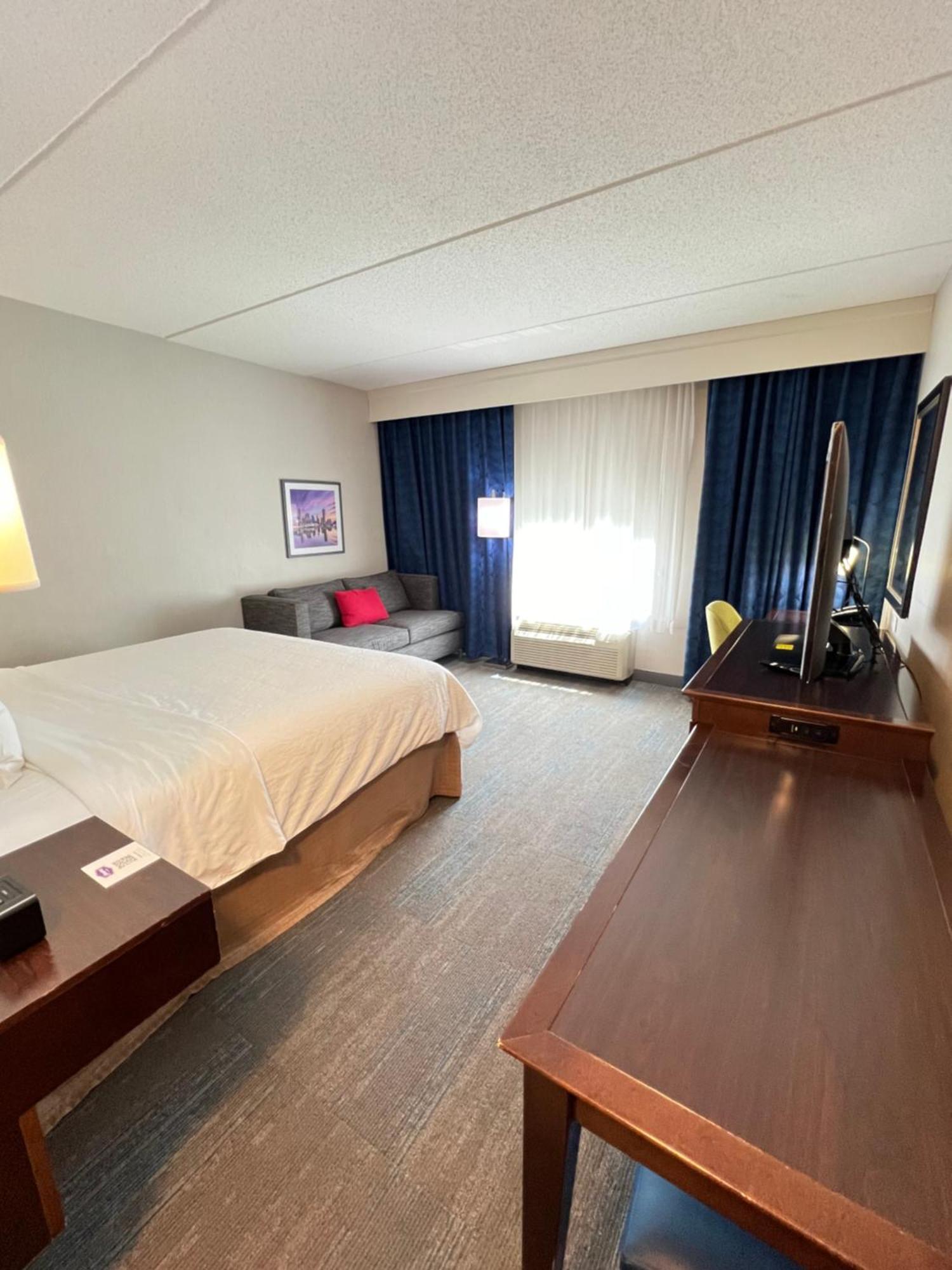 Hampton Inn & Suites Baltimore/Woodlawn Exteriör bild