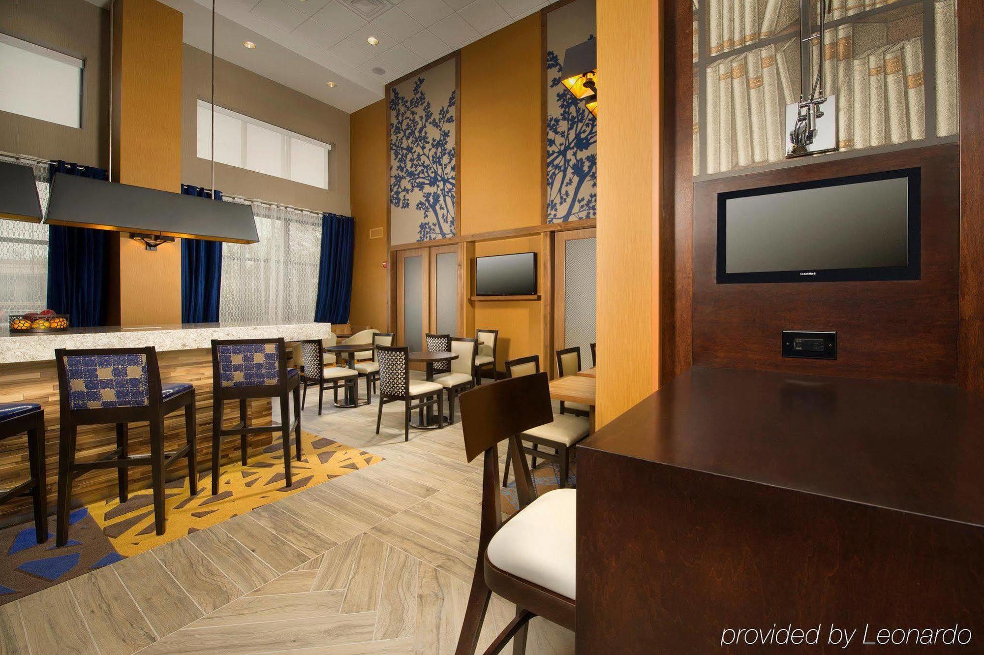 Hampton Inn & Suites Baltimore/Woodlawn Exteriör bild