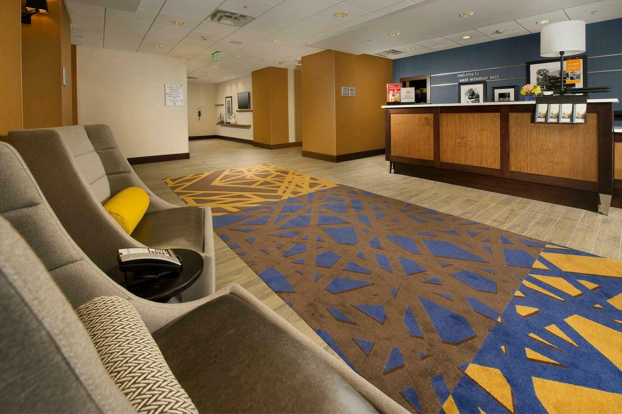 Hampton Inn & Suites Baltimore/Woodlawn Exteriör bild